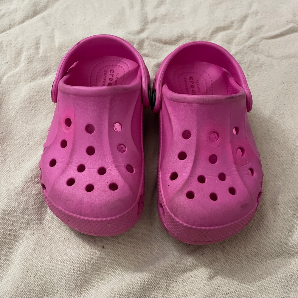 Pink Crocs 9c